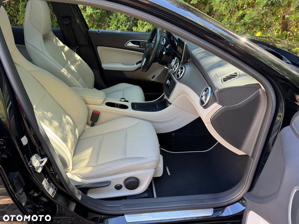 Mercedes-Benz GLA 250 4Matic 7G-DCT AMG Line - 30