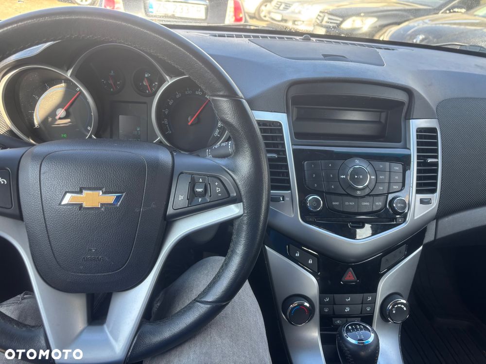 Chevrolet Cruze 1.6 LT - 19