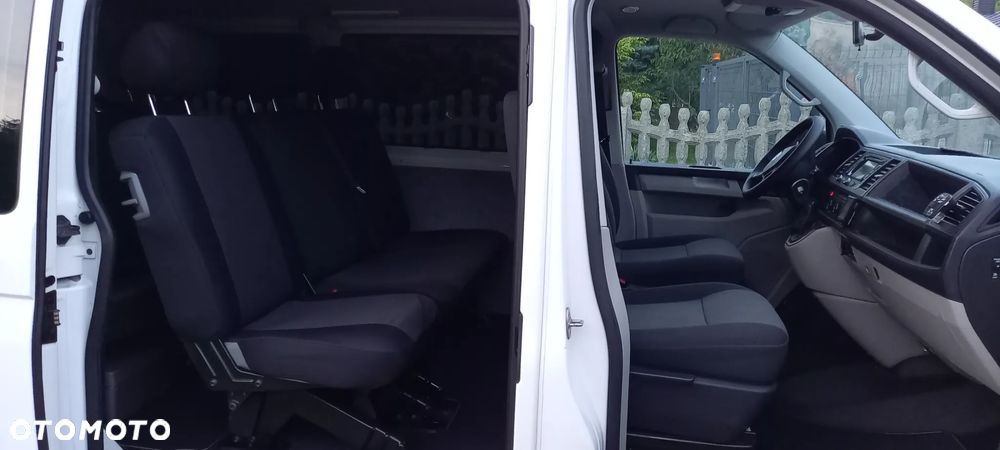 Volkswagen Caravelle - 25