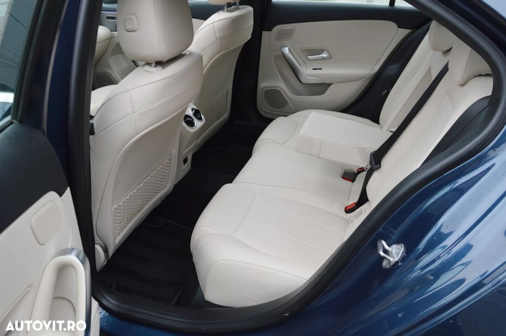 Mercedes-Benz A 180 Sedan 7G-DCT Lim. Special Edition - 26