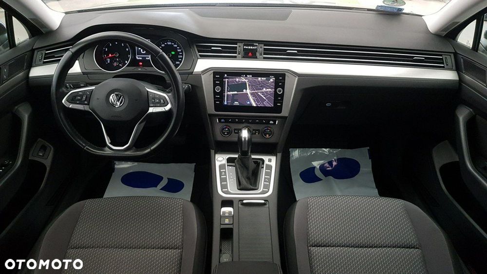Volkswagen Passat - 13