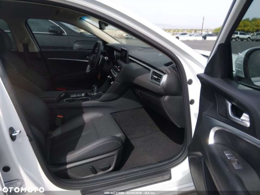 Genesis G70 - 10