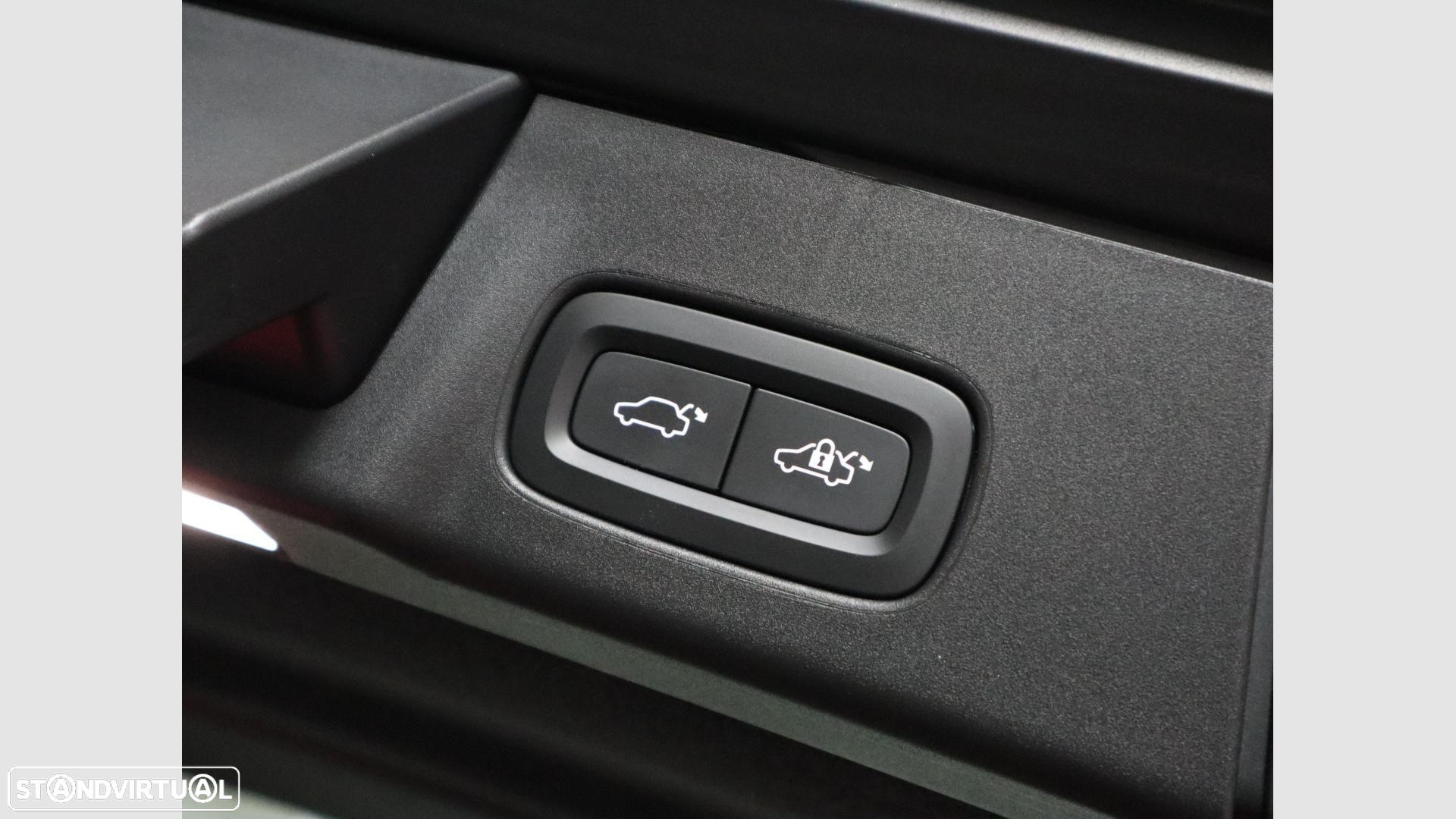 Volvo V90 2.0 B4 Momentum Plus Geartronic - 11
