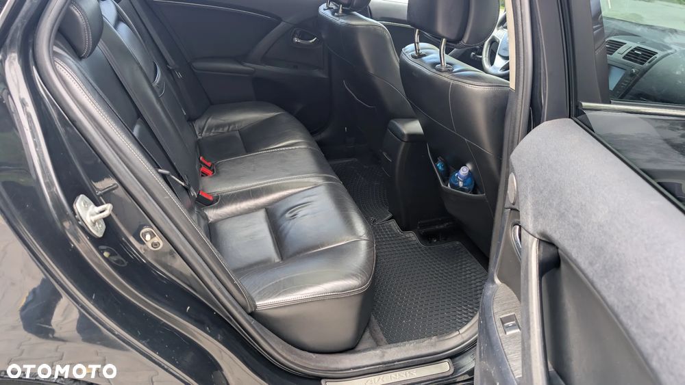 Toyota Avensis 2.0 Prestige NAVI - 12