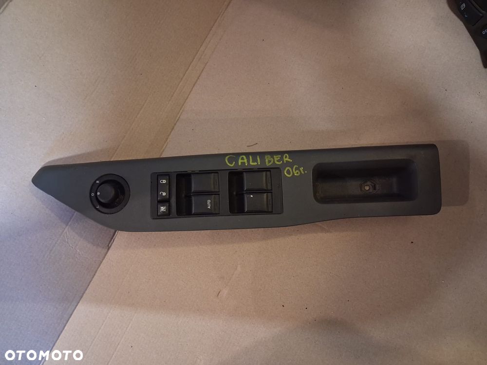 Panel sterowania szyb przełączniki DODGE CALIBER  OE - 1