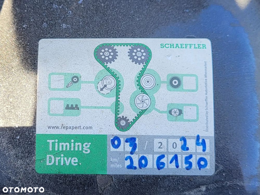 Volkswagen Passat - 31