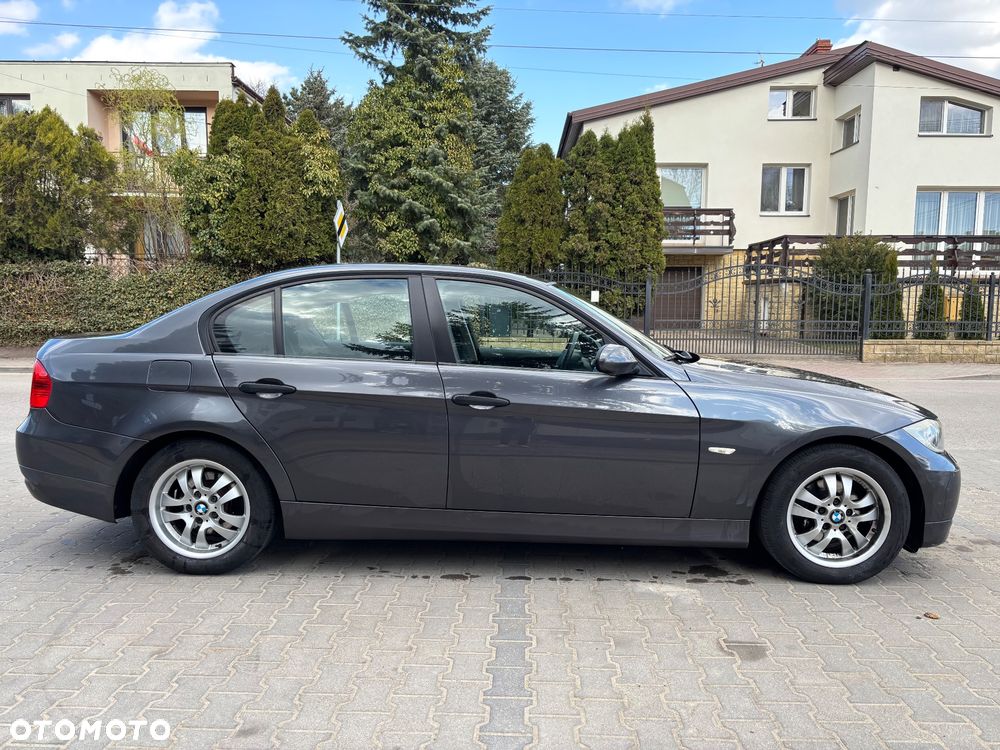 BMW Seria 3 320i - 4