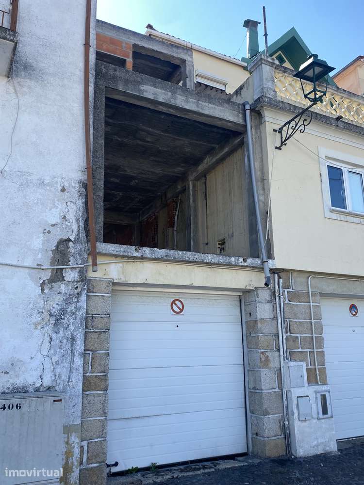Moradia histórica para reabilitação no castelo de Torre de Moncorvo - Grande imagem: 3/8