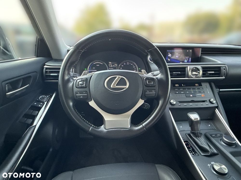 Lexus IS - 21