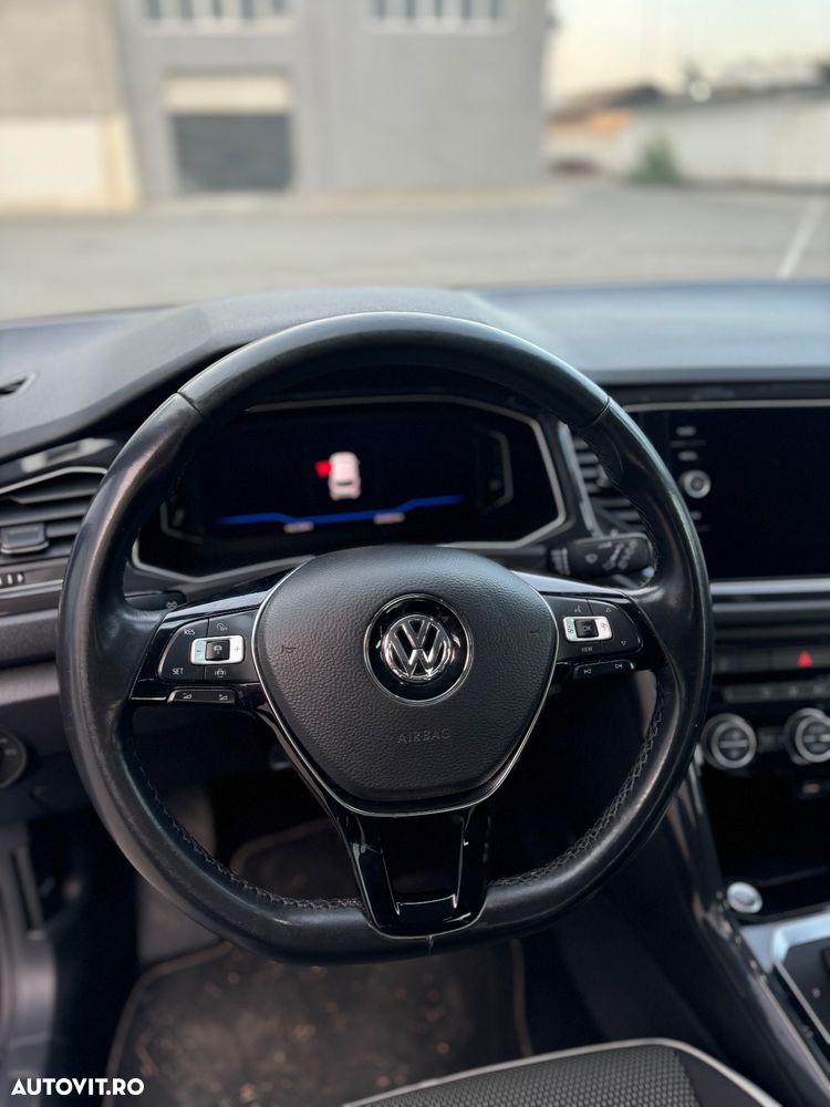 Volkswagen T-ROC - 12