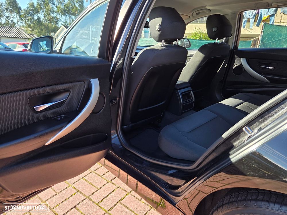 BMW 320 d LifeStyle - 13