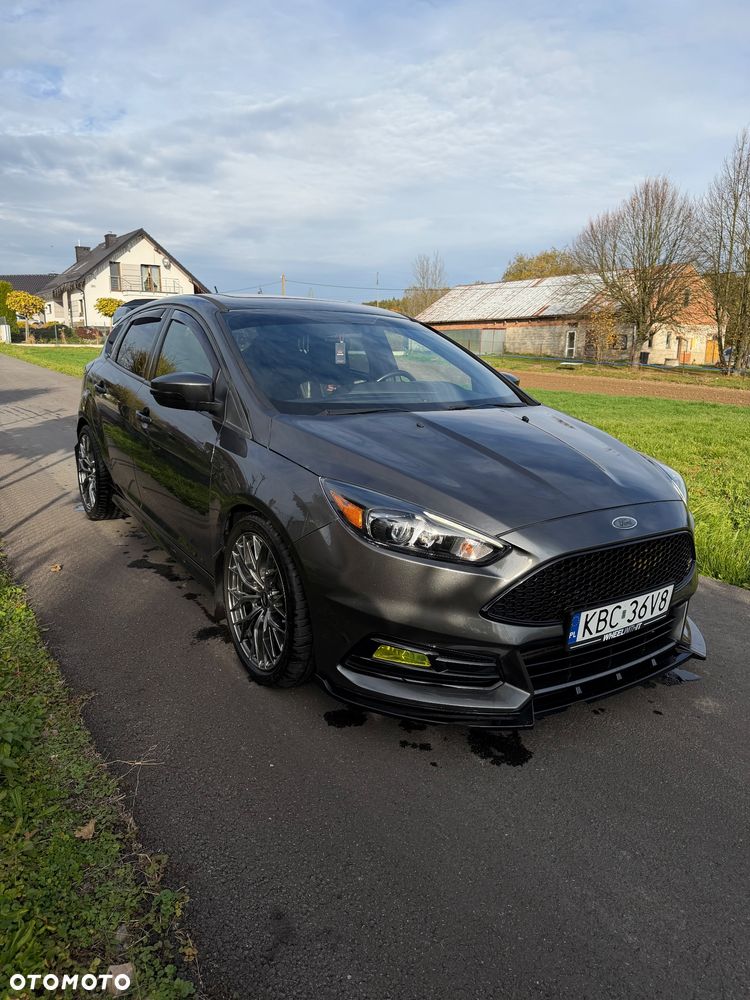 Ford Focus - 1