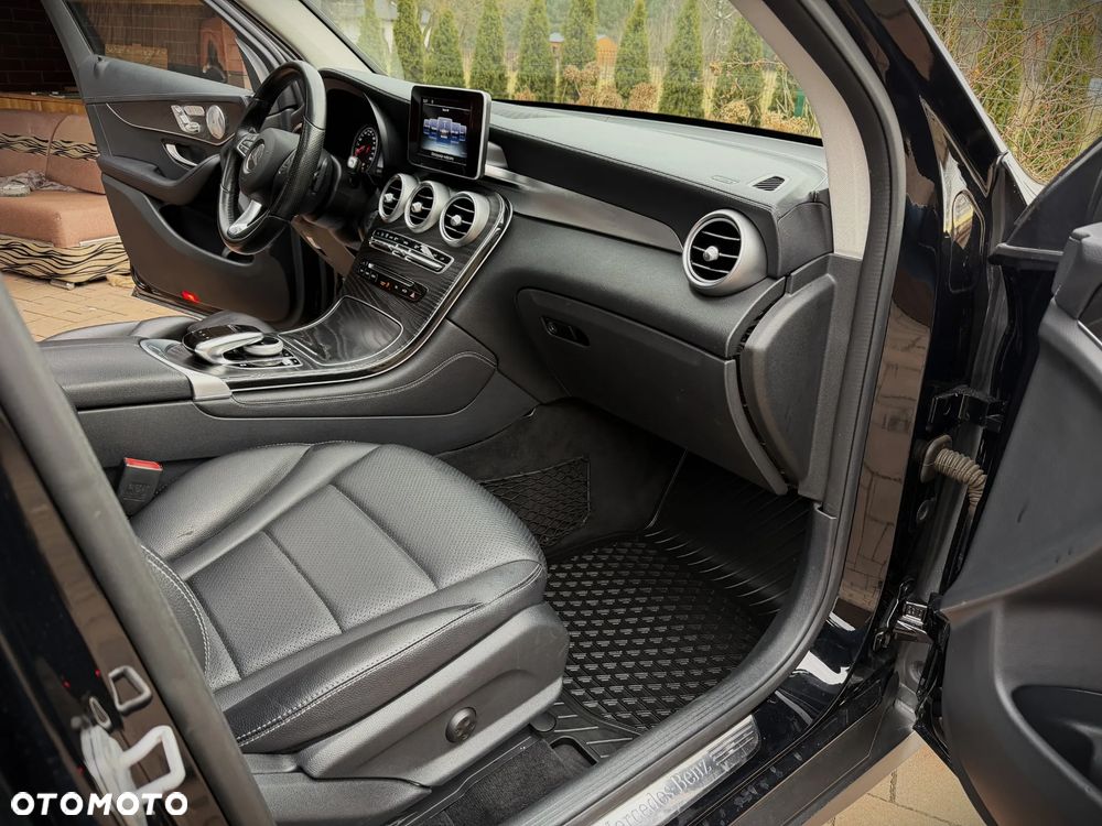 Mercedes-Benz GLC - 27
