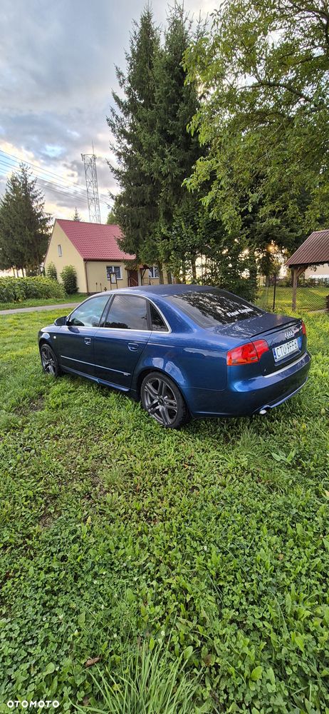 Audi A4 Limousine - 4