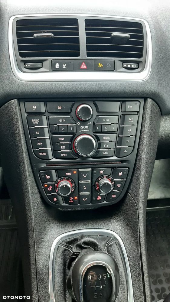 Opel Meriva 1.4 T Cosmo S&S - 14