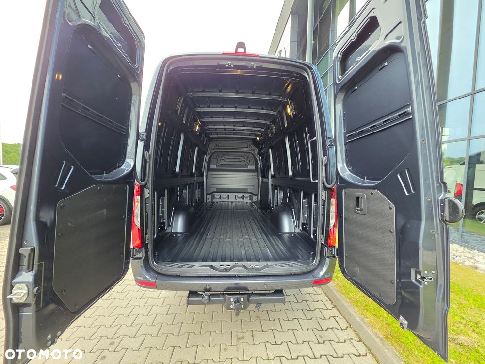 Mercedes-Benz Sprinter 319 CDI Furgon PRO długi 4325 mm L3H2 - 17