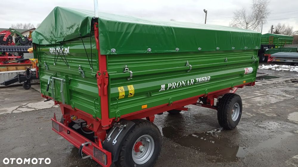 Pronar Przyczepa dwuosiowa paletowa Pronar PT-610 -10-ton, Przyczepa Pronar PT-653/2 - 6-ton z mechanizmem trójstronnego wywrotu, nadstawy, plandeka, balkon - 24