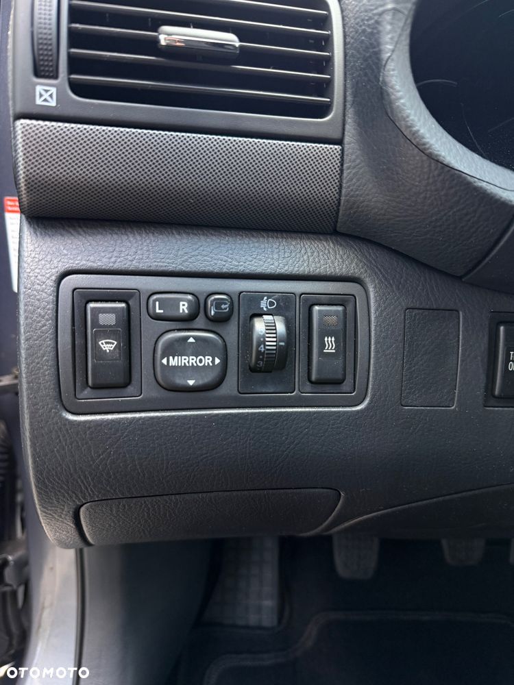 Toyota Avensis 1.8 VVT-i Terra - 15