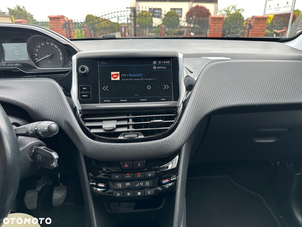 Peugeot 208 1.2 PureTech GPF Signature S&S - 9