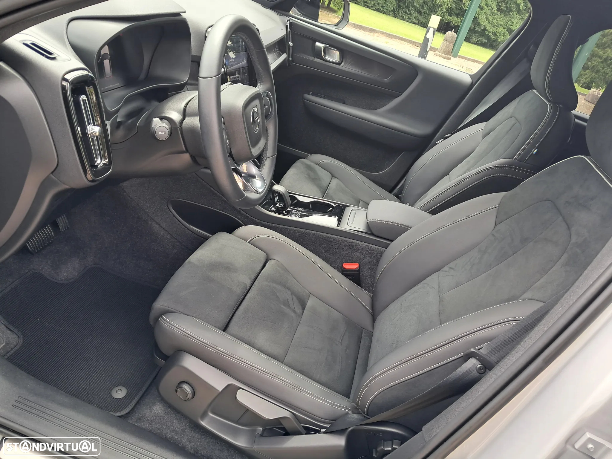 Volvo XC 40 Recharge Core - 14