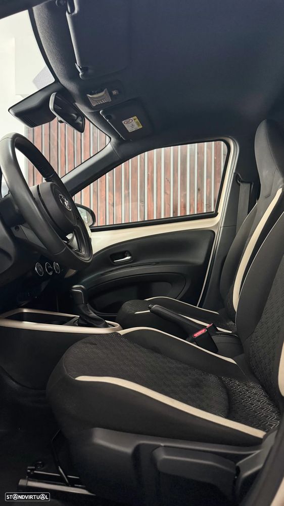 Toyota Aygo X 1.0 Pulse CVT - 17