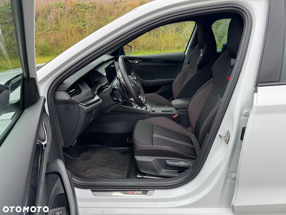 Skoda Octavia 2.0 TSI RS DSG - 23