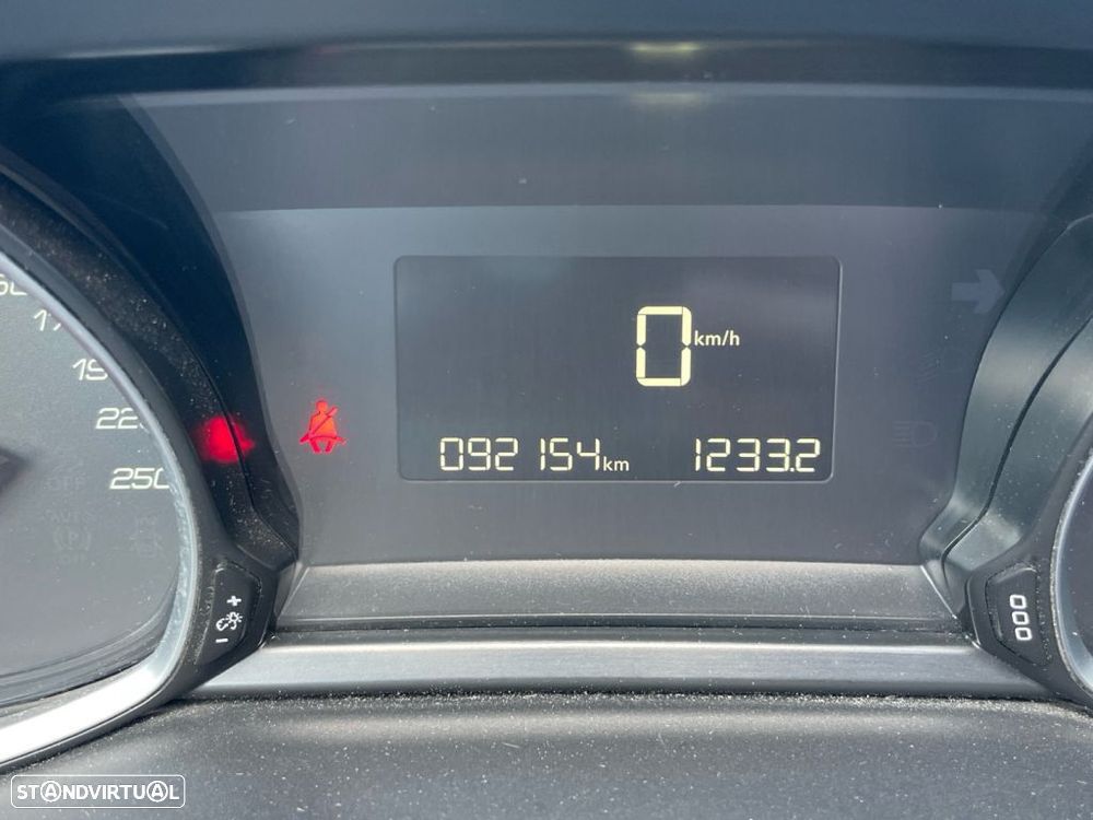 Peugeot 208 1.6 BlueHDi Allure - 3