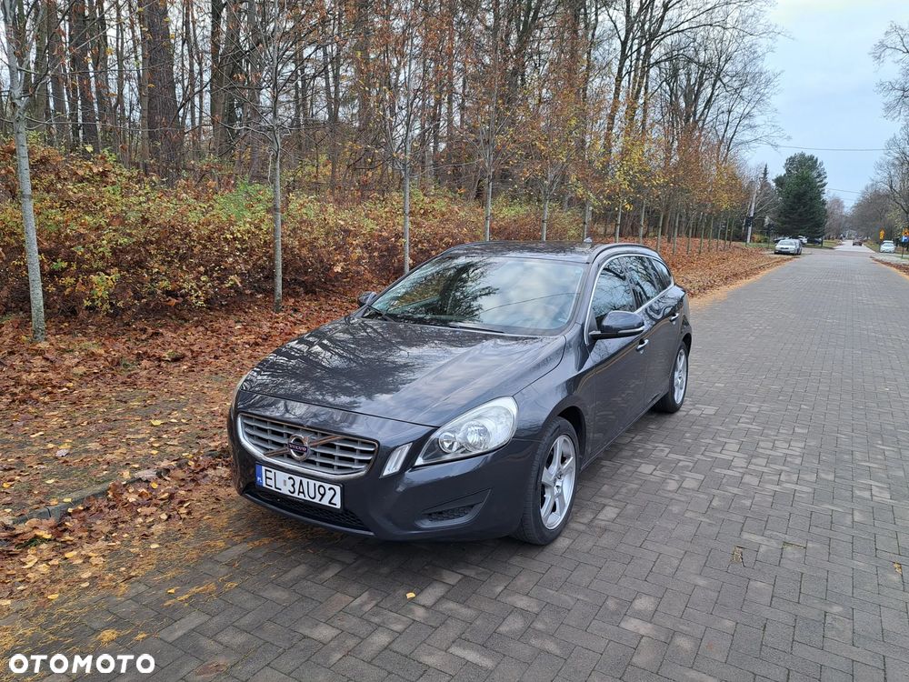 Volvo V60 T3 Summum - 2