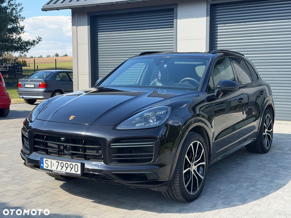 Porsche Cayenne - 1