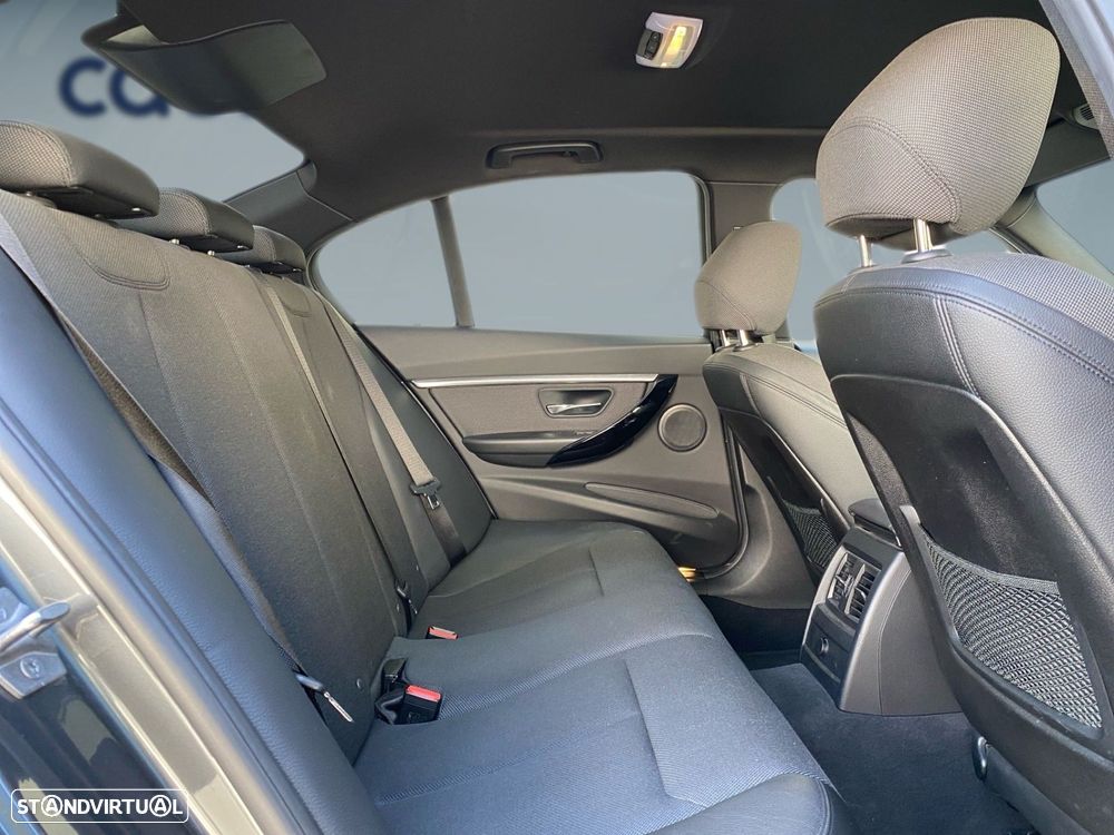 BMW 320 d Line Sport Auto - 17