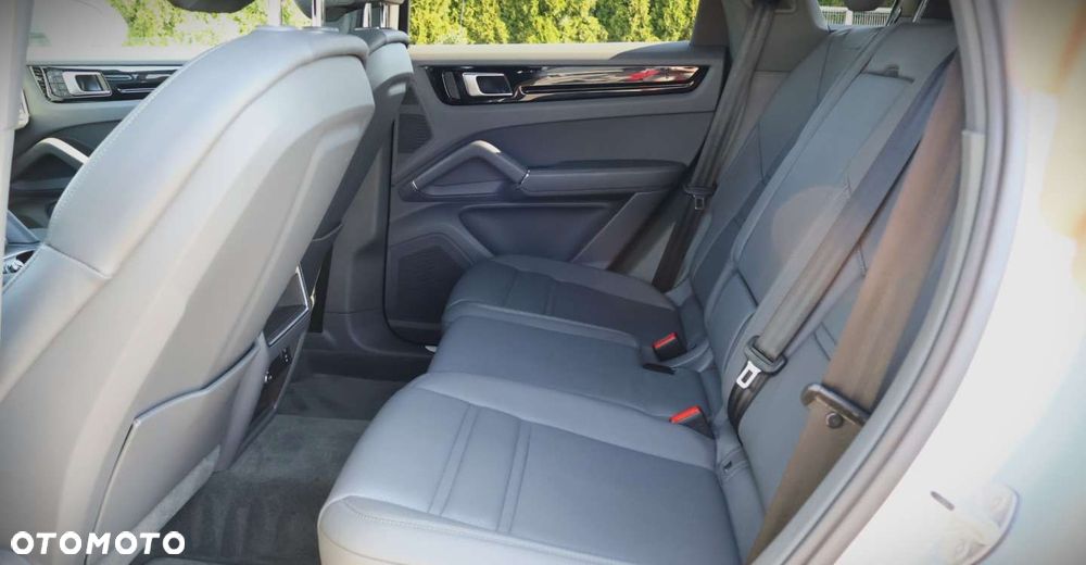 Porsche Cayenne - 18