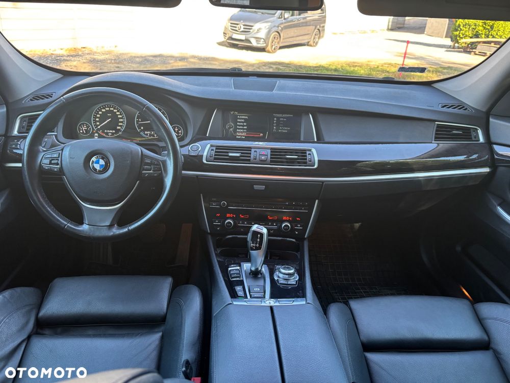 BMW Seria 5 530d xDrive - 26