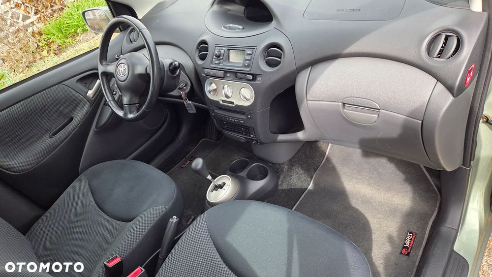 Toyota Yaris - 13