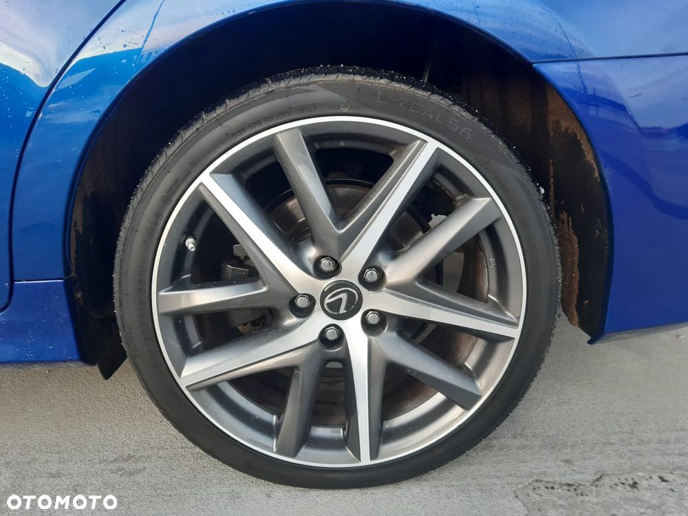 Lexus GS 200t / 300 F Sport - 27