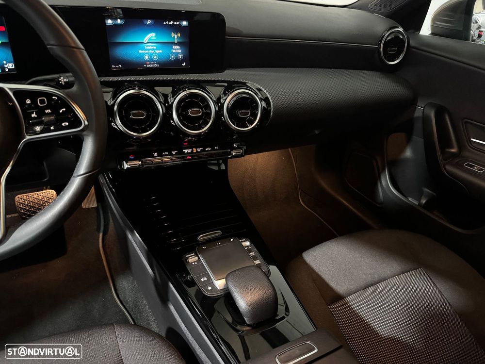 Mercedes-Benz CLA 180 d Business Solutions Frota Aut. - 13