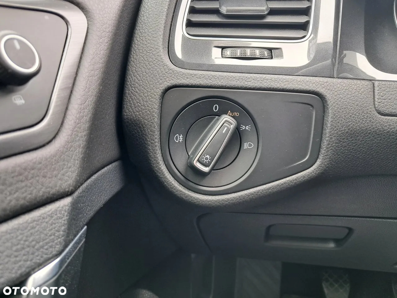 Volkswagen Golf VII 1.6 TDI BMT Comfortline - 24