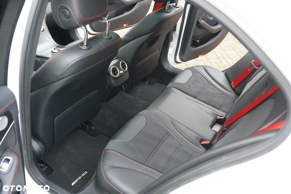 Mercedes-Benz Klasa C AMG 43 4Matic 9G-TRONIC - 33