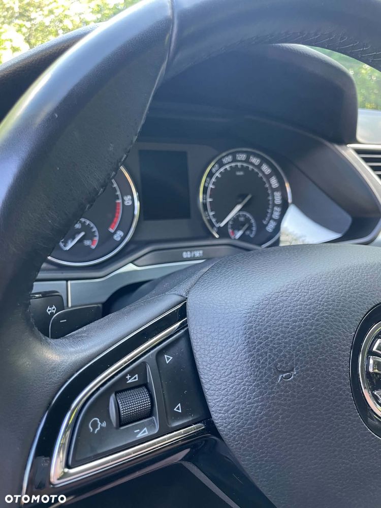 Skoda Superb 2.0 TDI DSG Ambition - 21