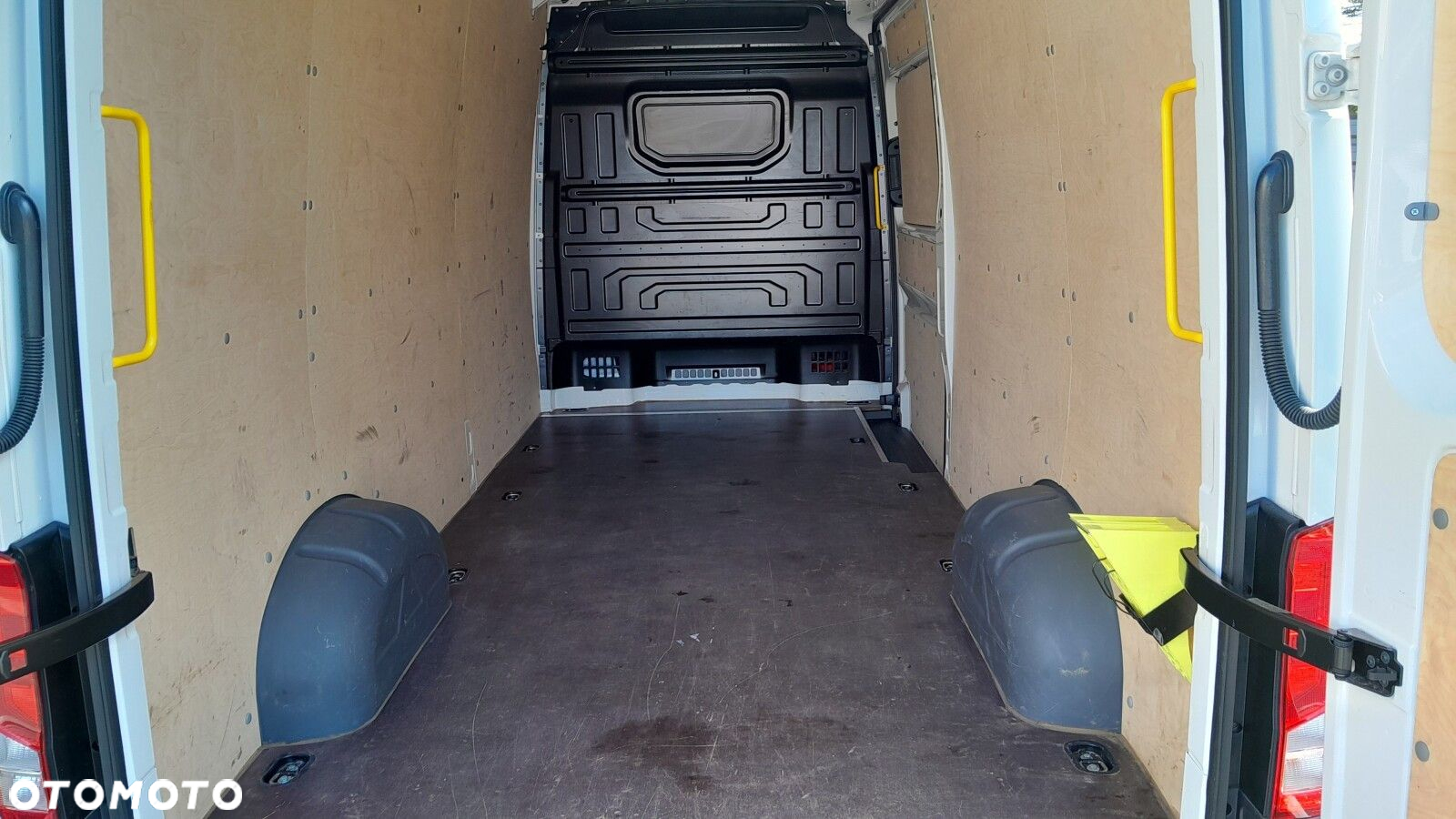 Volkswagen Crafter - 22
