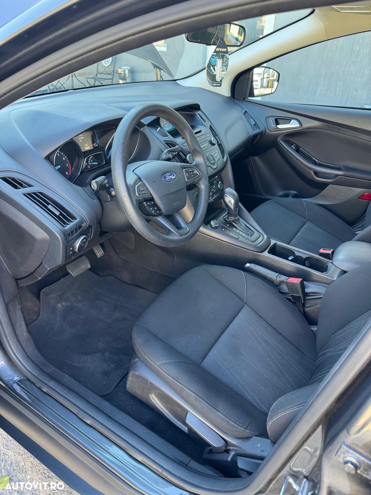 Ford Focus - 8