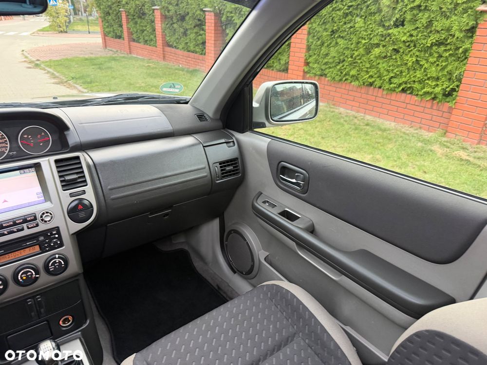 Nissan X-Trail 2.2 dCi 4x4 Columbia - 24