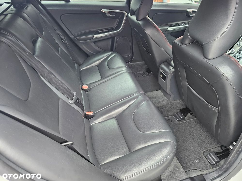 Volvo V60 D2 Drive-E Momentum - 11