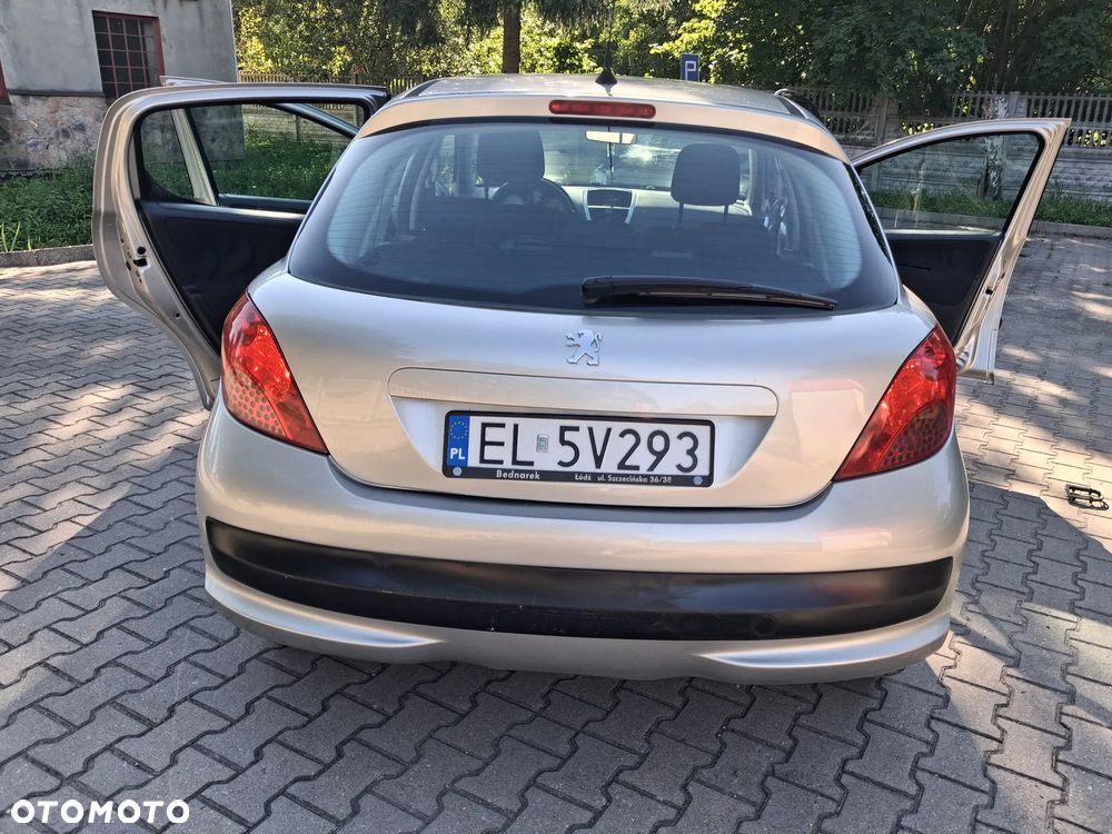 Peugeot 207 1.4 16V Trendy - 5