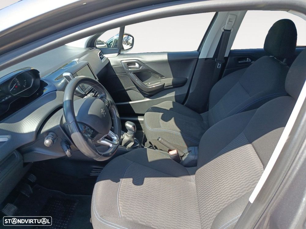 Peugeot 208 1.2 PureTech Style - 9