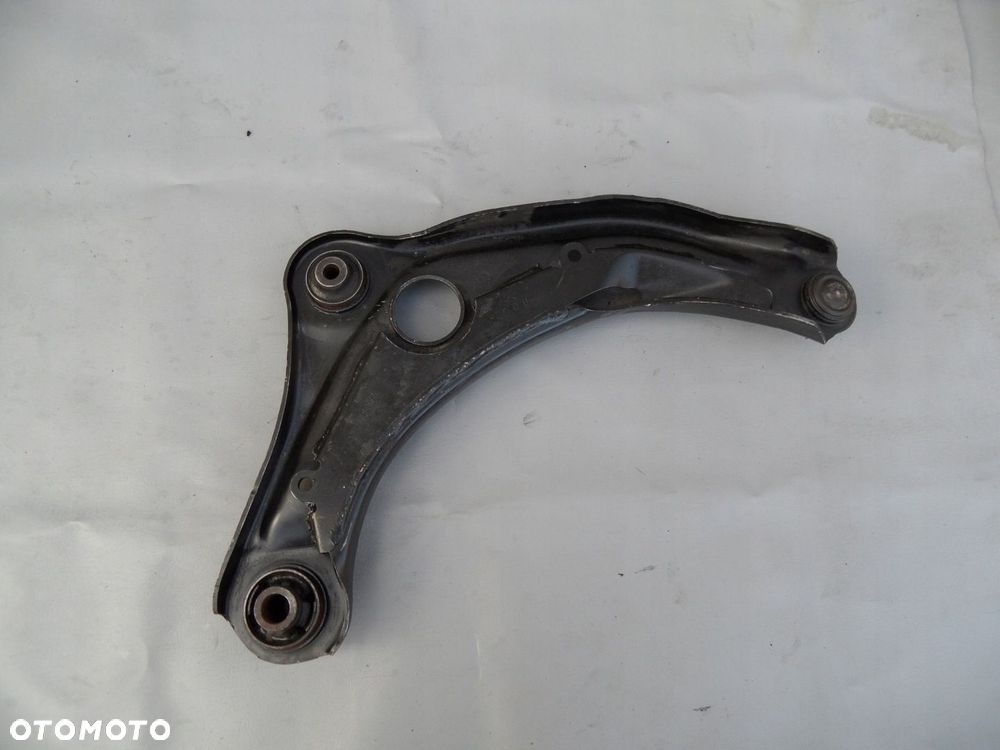 WAHACZ LEWY PRZÓD NISSAN MICRA K14 - 2