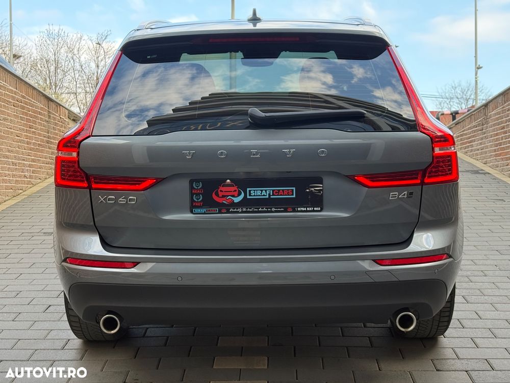 Volvo XC 60 B4 MHEV AWD Momentum Pro - 13