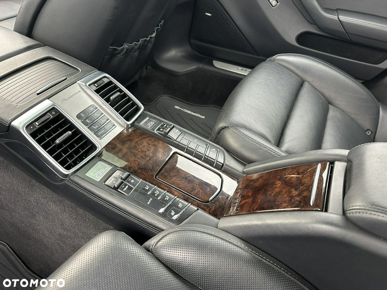 Porsche Panamera Turbo Executive - 29