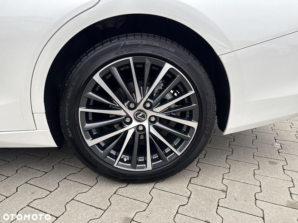 Lexus ES 300h Prestige - 9