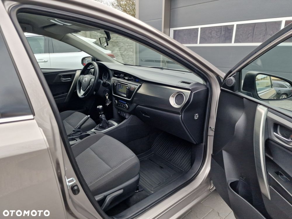 Toyota Auris 1.6 Valvematic Executive - 21