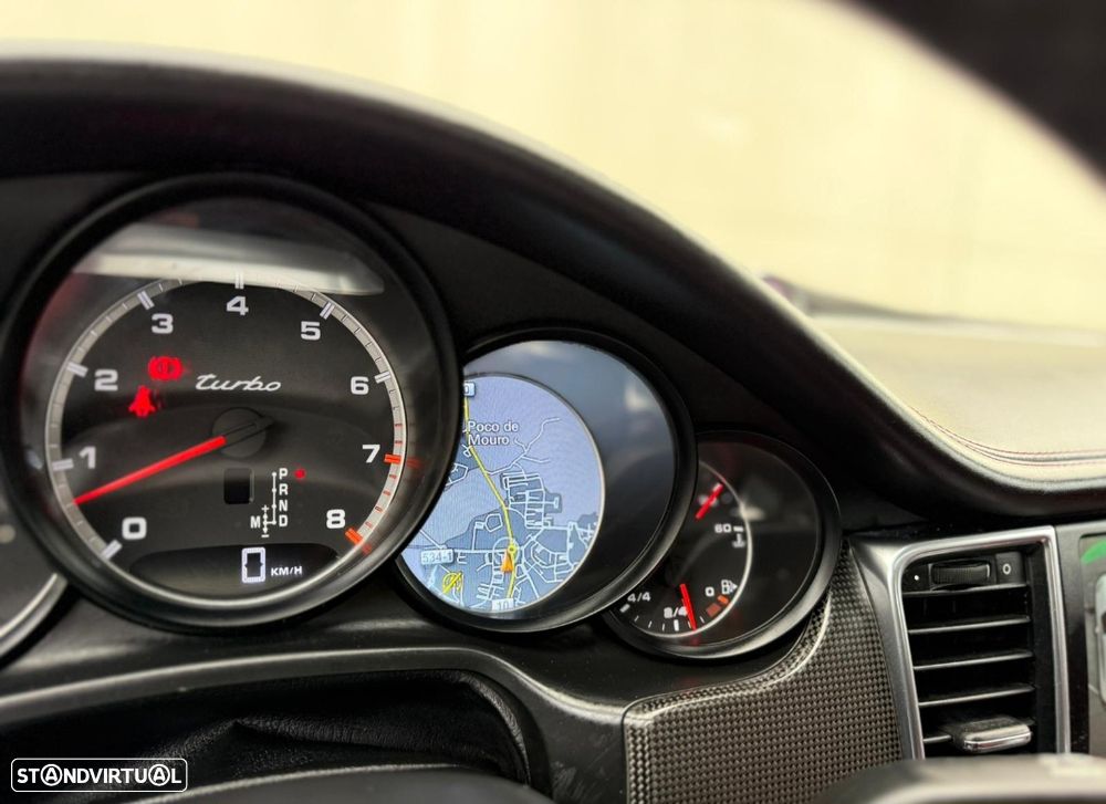 Porsche Panamera Turbo PDK - 24